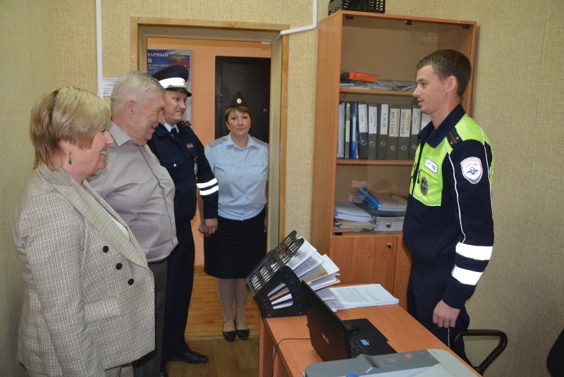 В Дорогобуже Смоленской области Общественный совет проверил несение службы сотрудниками Госавтоинспекции